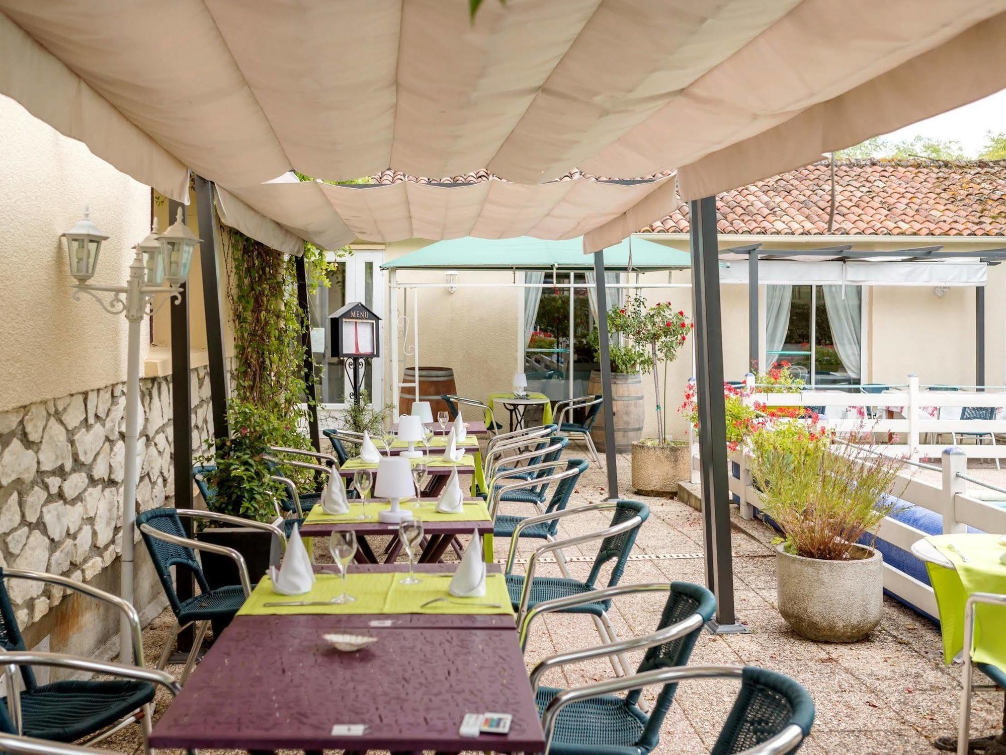 Hôtel Restaurant La Braisiere Saint-Romain (Charente) Exterior foto